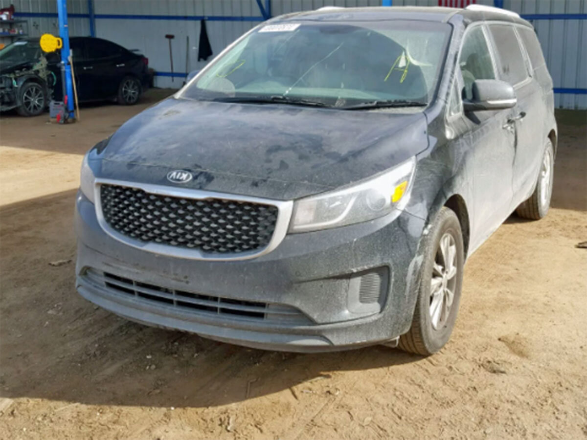 Kia Sedona как раз попадает под отзыв с автомобильного рынка в связи с возможной утечкой газа