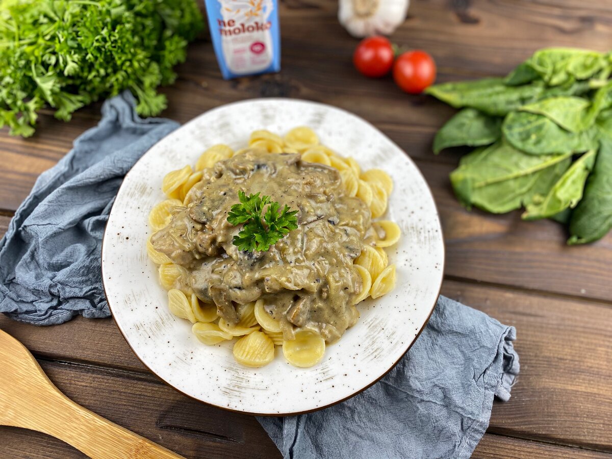 с макарошками, а не с пюрешкой