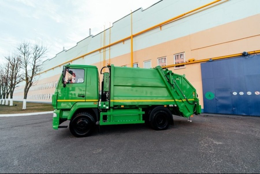 Новый газовый мусоровоз МАЗ запущен в серию