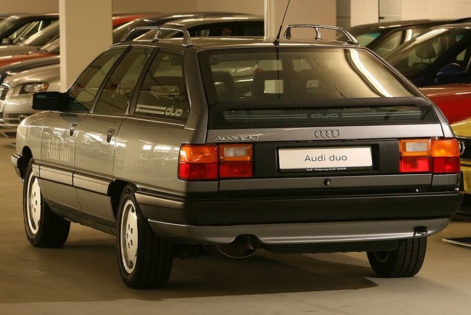 В конце 1991[15] Audi сообщает о втором поколении Audi Duo, также основанной на Audi 100 Avant quattro. Автомобили вновь оборудовался 3-фазным электромотором мощностью 28,6 л. с., приводящий в движение задние колеса. На этот раз, однако, задние колеса дополнительно приводились в движение через дифференциал Torsen от главного двигателя, представляющего собой 4-цилиндровый двигатель объёмом 2,0 л.