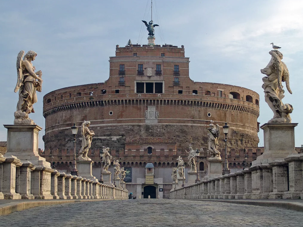 Замок Сант Анджело в Риме. Замок Святого ангела (Castel Sant’Angelo), Рим, Италия. Замок Святого ангела и Тибр в Риме.