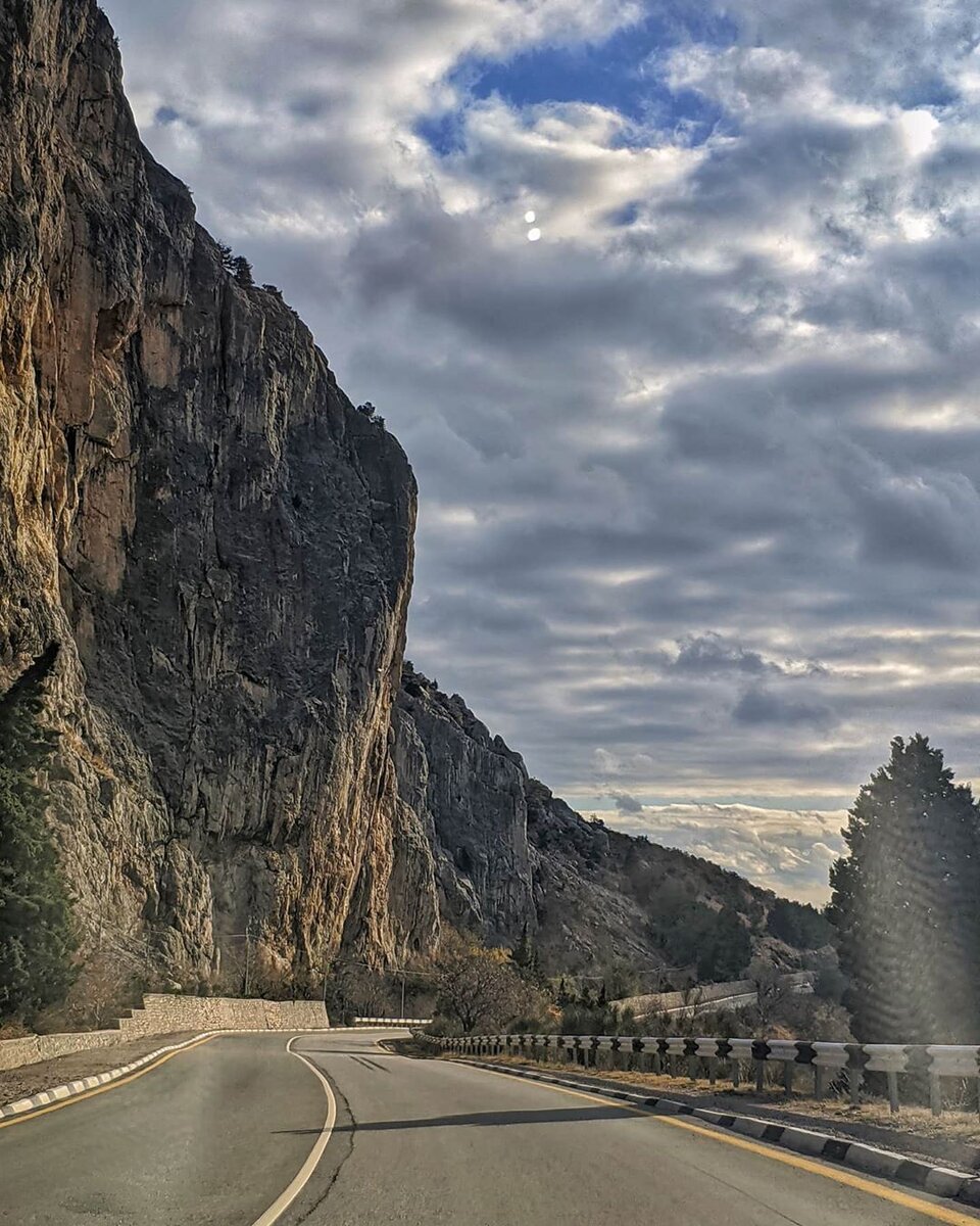 Прекрасные горные дороги в Крыму. 