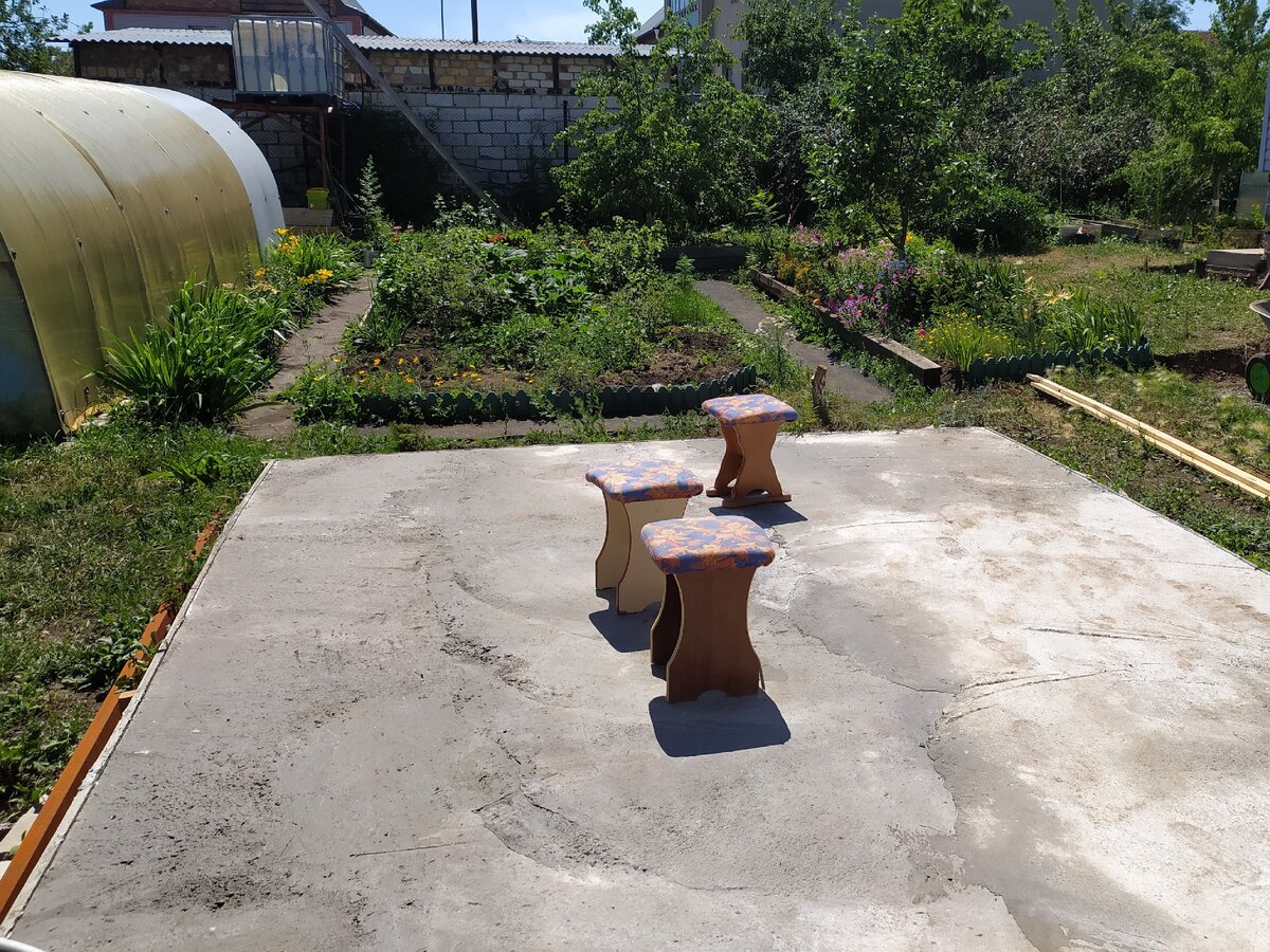 Будущая площадка перед мастерской. Фото автора