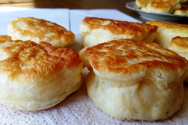 Вкусные оладушки  на дрожжах