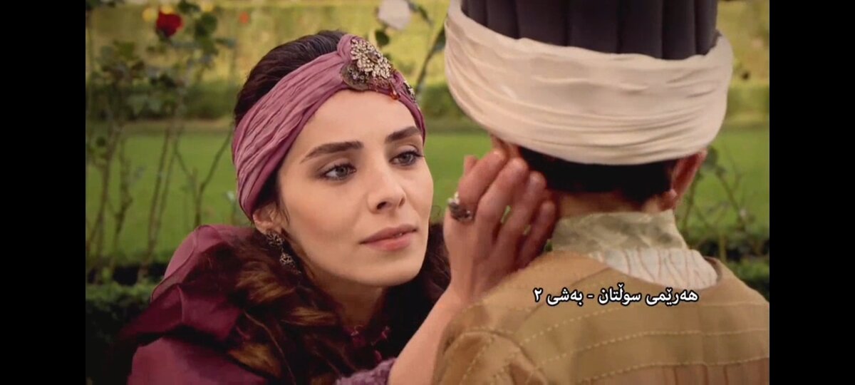 Махидевран и Мустафа прибыли во дворец 