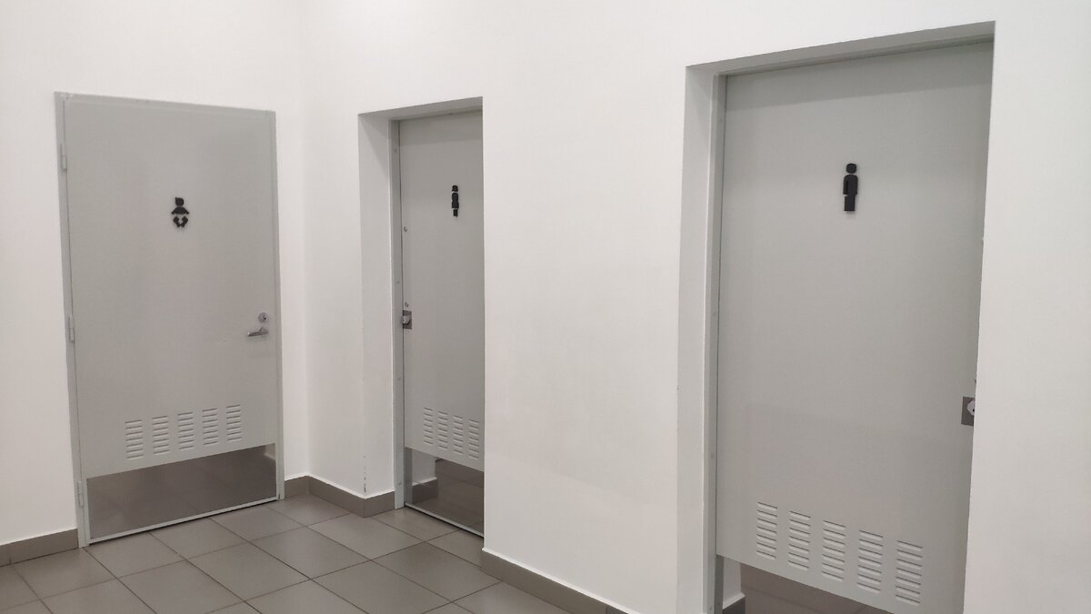 Туалеты в торговом центре OZ МОЛЛ (Краснодар)