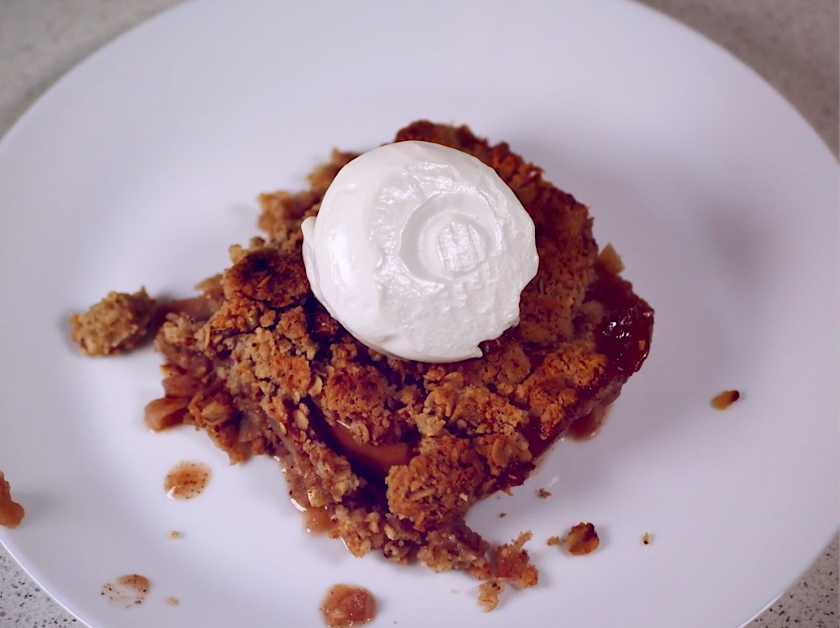 Яблочный крамбл