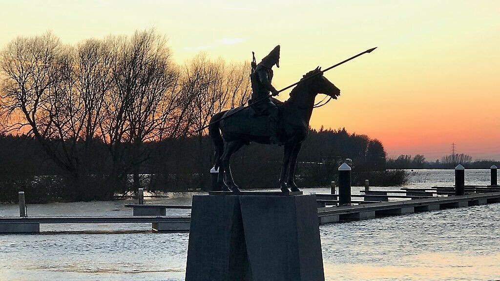 Памятник башкиру-воину в Нидерландах, иными словами памятник военным-инородцам из Оренбургской губернии первой половины XIX века, состоявшим в башкирском сословии. Фото: https://pbs.twimg.com