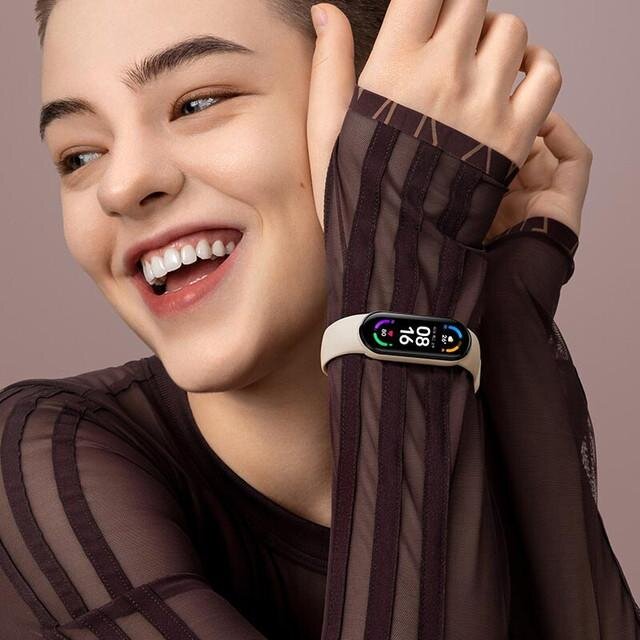 Новый Mi Band 6 - лучший в своём жанре!