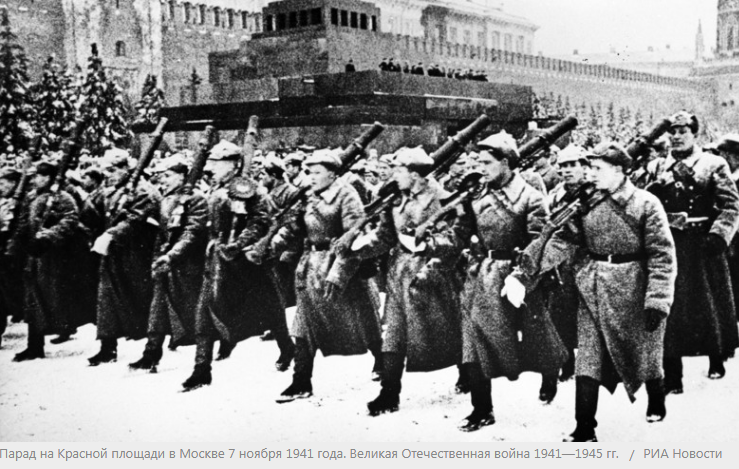 Источник изображения: https://russian.rt.com/russia/article/800595-minoborony-parad-7-noyabrya-1941
