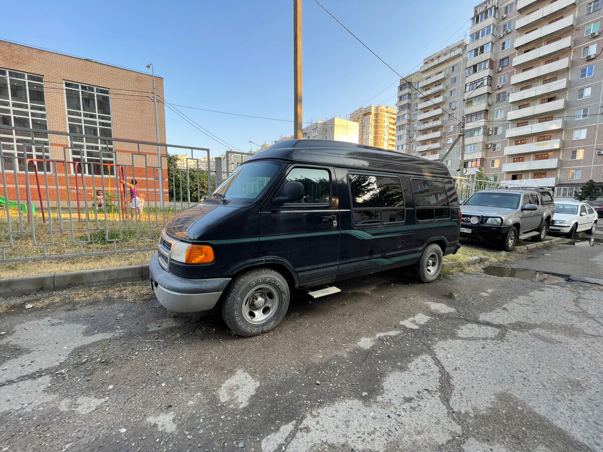 Вот такой вот красавец, Dodge Ram Van