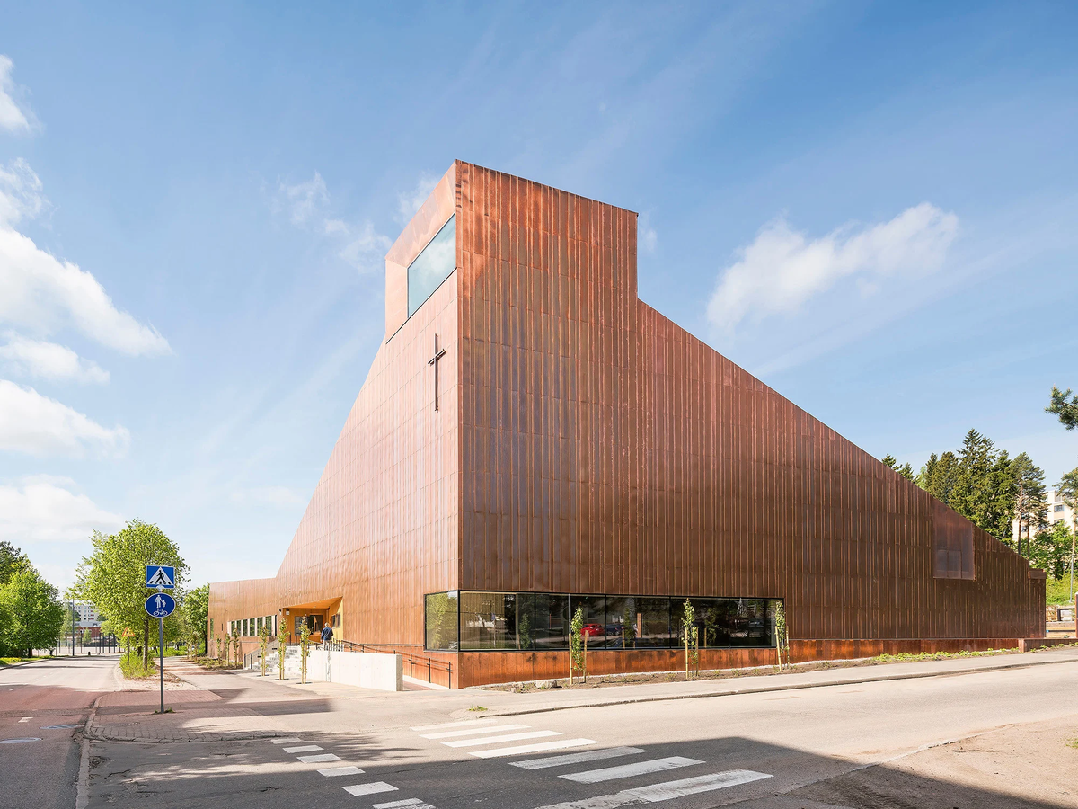 В будущем фасады церкви покроются патиной, характерной для изделий для меди. Источник: www.baunetzwissen.de