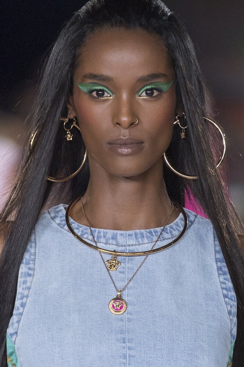     Versace весна-лето 2022