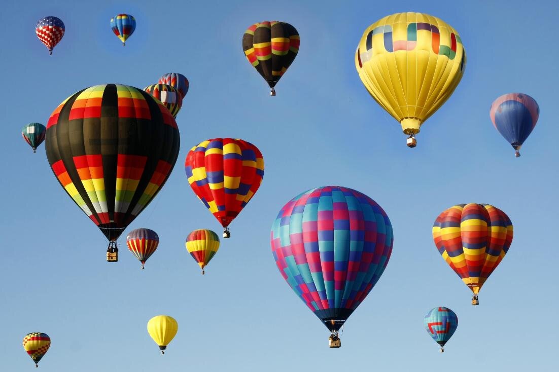 Улетайте далеко на воздушном шаре. фото: картинки  яндекса.