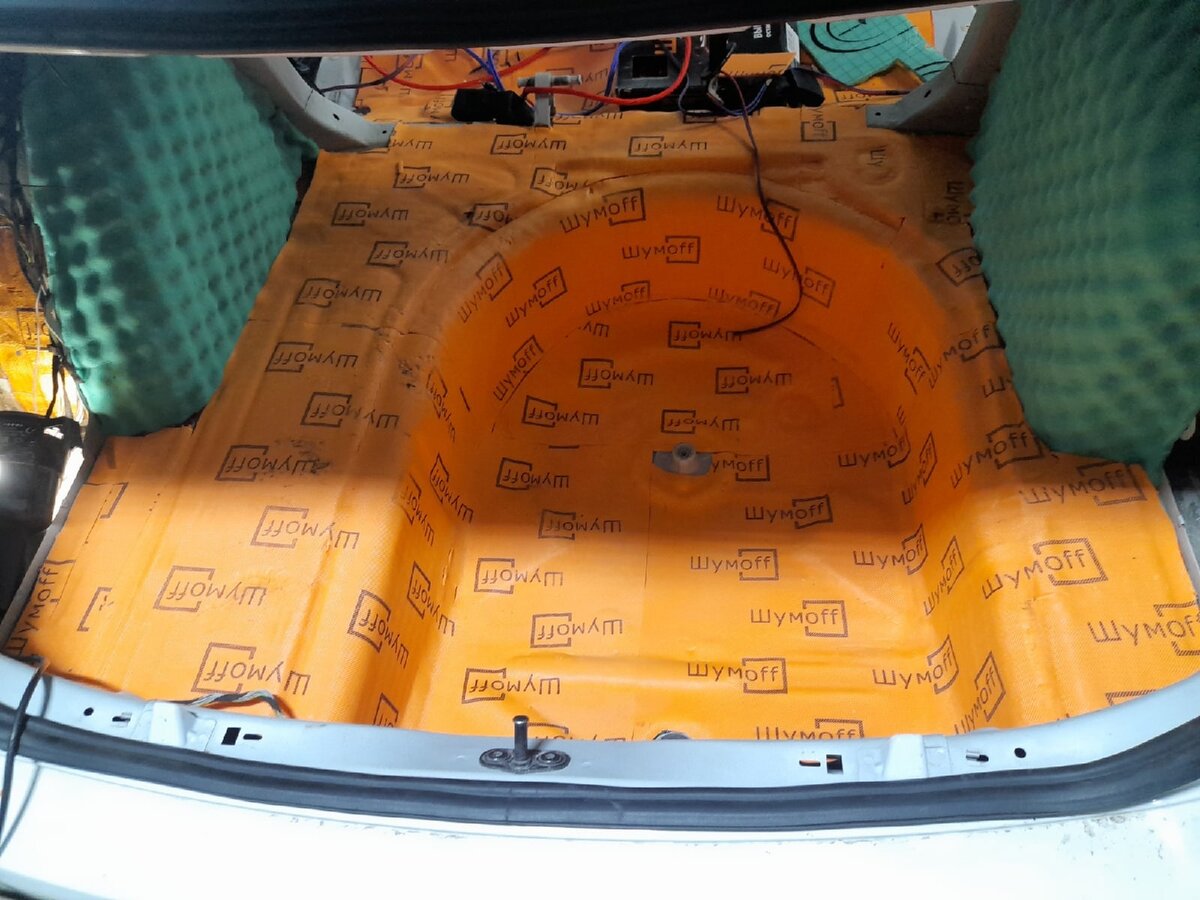 Внутренний каркас Volkswagen Polo после ШВИ в 3 слоя от Lokos Audio