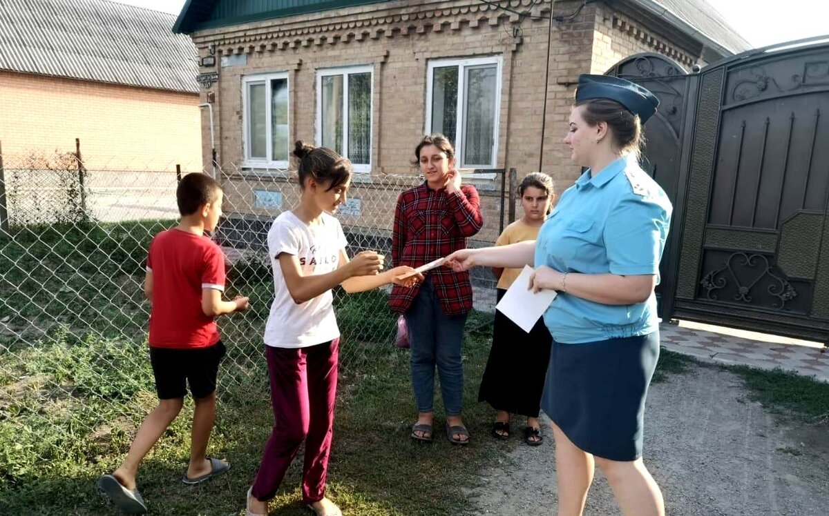 Управлением надзорной деятельности и профилактической работы Главного управления МЧС России по Республике Северная Осетия-Алания и его территориальными подразделениями проведена определенная работа по предупреждению пожаров и последствий от них в жилом секторе и на объектах различных форм собственности. 
С начала года государственными инспекторами по пожарному надзору проверено 177 объектов различной формы собственности. В результате проведения мероприятий по надзору выявлено 1723 нарушения требований пожарной безопасности, устранено 294 от ранее выявленных нарушений ПБ.

Составлен 201 протокол об административных правонарушениях, из них:

- на юридические лица –128;

- на должностные лица –68;

- на граждан – 5.

Вынесено 131 постановление об административных правонарушениях, из них в виде штрафов 26 постановления на сумму 635 000 тыс.руб. Передано в суд 100 протоколов об административных правонарушениях, из них 22 на приостановку деятельности объектов, по которым вынесено 3 решения о приостановке деятельности.

По результатам проведенных проверок было направлено 612 информаций о противопожарном состоянии объектов, из них 365 в органы власти, 141 в другие заинтересованные ведомства и организации и 106 в органы прокуратуры.

#МЧС #МЧС15 #СевернаяОсетия #УНДиПР #ОНДиПР
