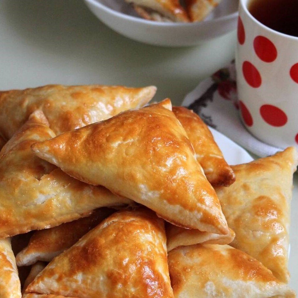 Ормо самса. Что такое самса. Самса тандырная треугольная. Что такое самса. Ашкабак самса.