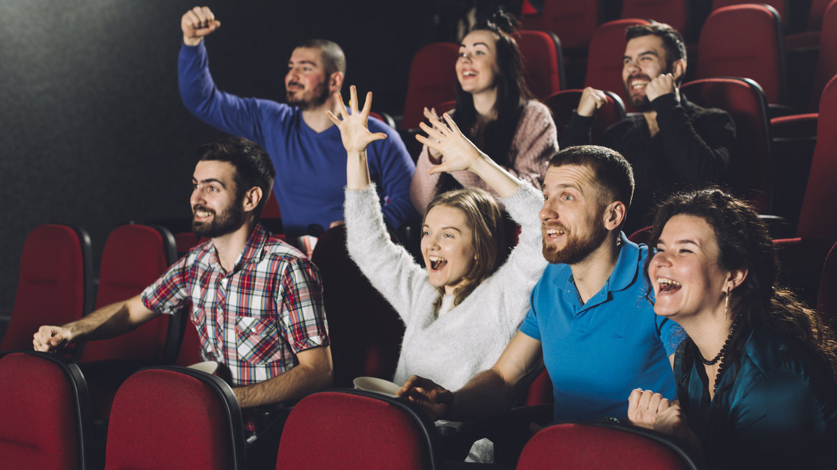 Люди в кинозале. Источник фото: мультики i3vestno.ru