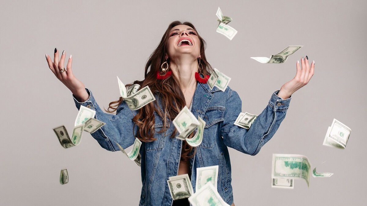    Дождь из купюр