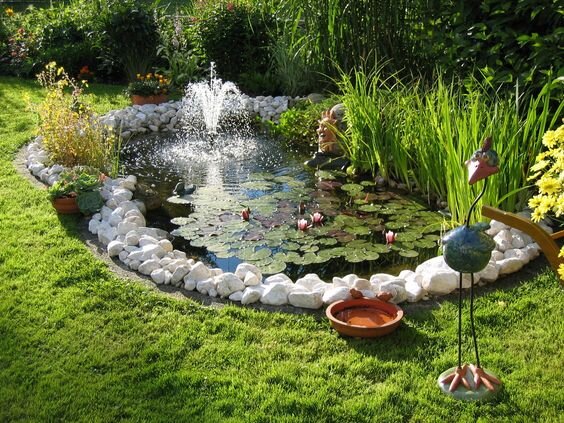 Оформление пруда на даче: #; декор, что из растений посадить возле водоема, освещение