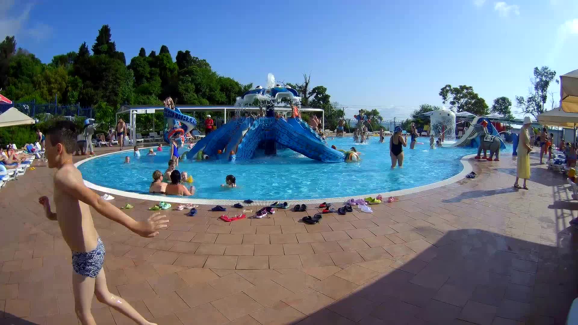 Обзор аквапарка при отеле "Аквалоо" (лето-2023), где можно вдоволь укататься и взрослым, и детям: куда сходить в Сочи кроме моря