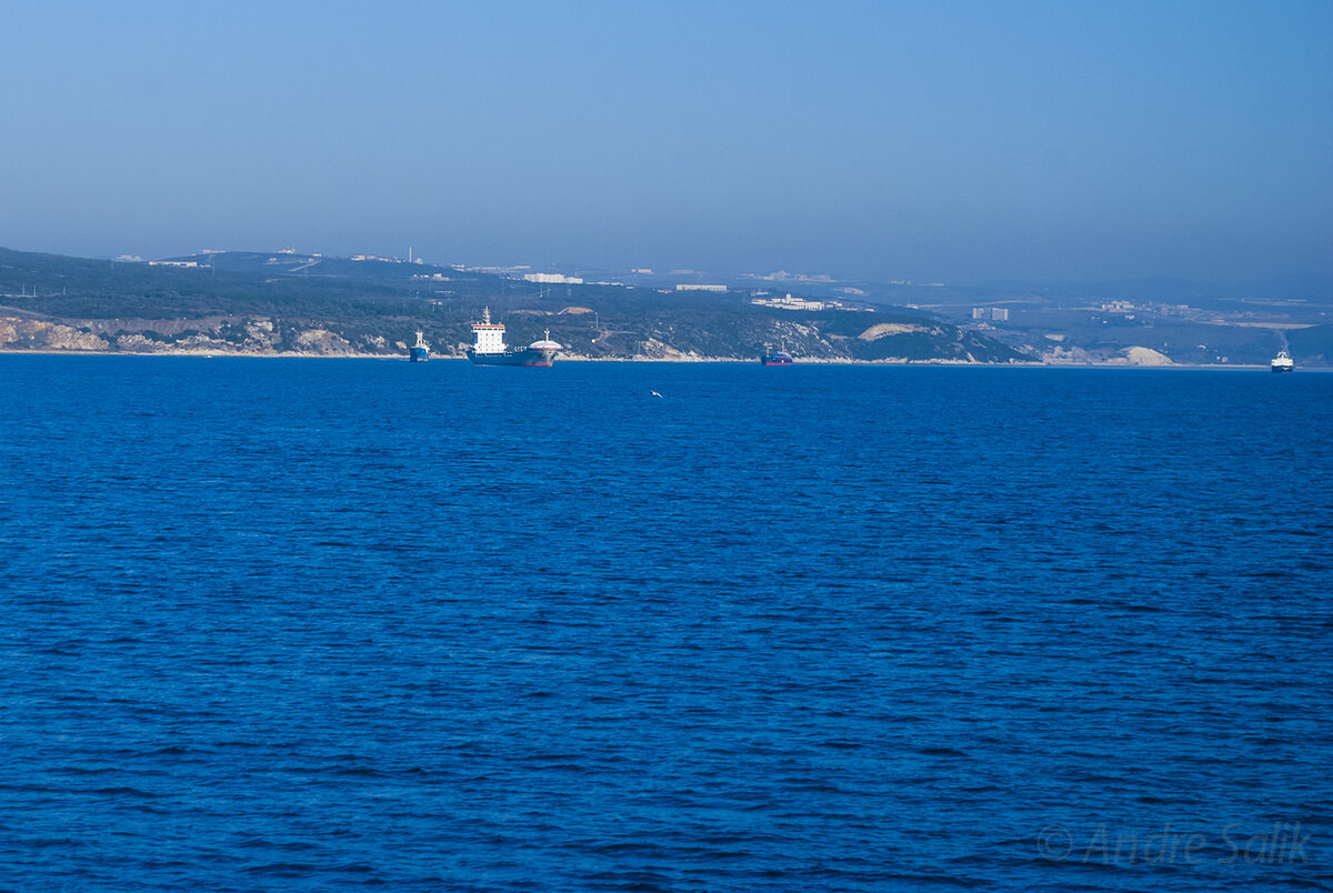 Мраморное море впадает. Мраморное море. Мраморное море в Турции. Мраморное море Горизонт. Мраморное море город Силиври Курортный пляж.