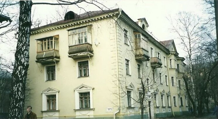 6-я Парковая улица, 9/33. Вид с юго-запада. Фотография 1999 г. Автор Д. Матвеев. 