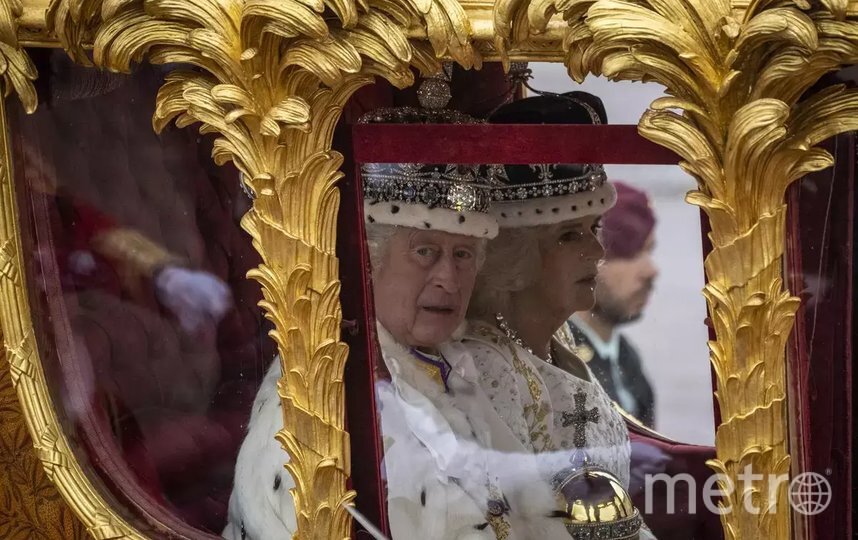    Карл III и Камилла во время коронации 6 мая 2023 года.