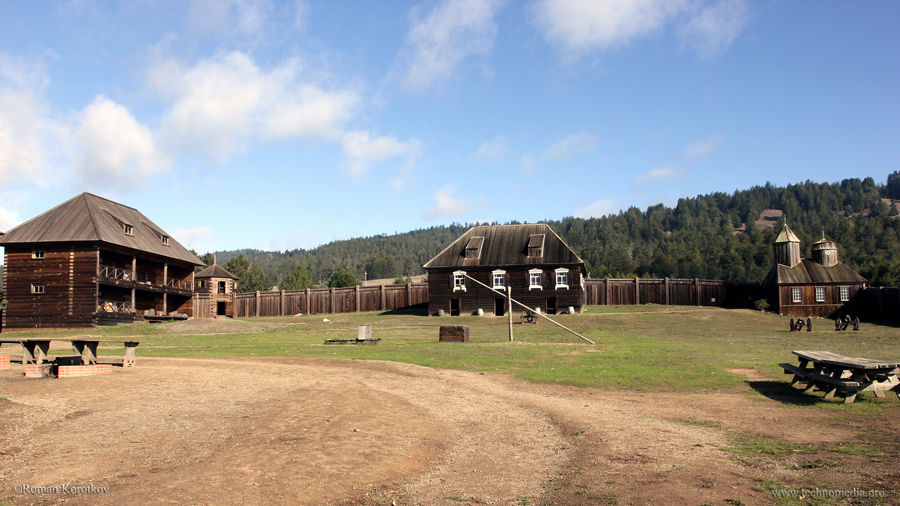 В 85 километрах от Сан-Франциско расположен Форт Росс, некогда - самое южное поселение русских колонизаторов в Северной Америке. Поселение было основано в 1812 году для обеспечения Аляски продовольствием. Источник фото: https://viluy.enjourney.ru/fotootchety/fort_ross__russkaya_krepost_v_kalifornii_3587 