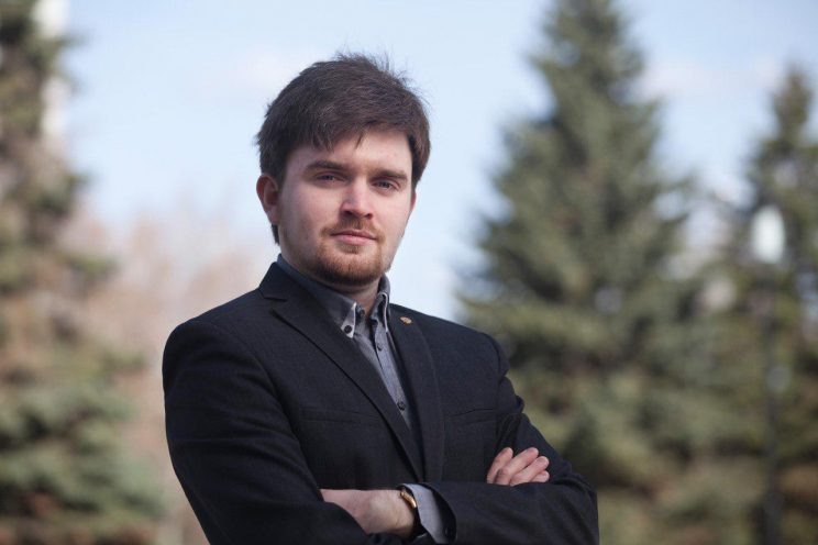 Денис Ефремов