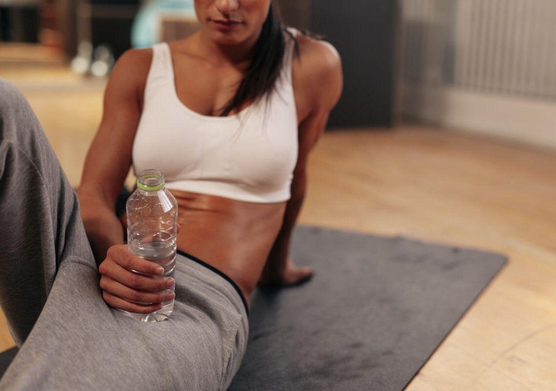  Вы устали от сгиба? Мы представляем самые эффективные упражнения для живота, которые принесут потрясающие результаты! Они просты, и вам не понадобится много времени, чтобы сделать их. Проверьте! 