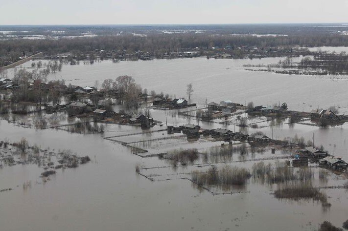 Снимки в этом посте взяты из открытых источников в Интернете. Сами понимаете, в 1940-е гг. в сибирской тайге простая почтальонка не могла сама фотографировать.