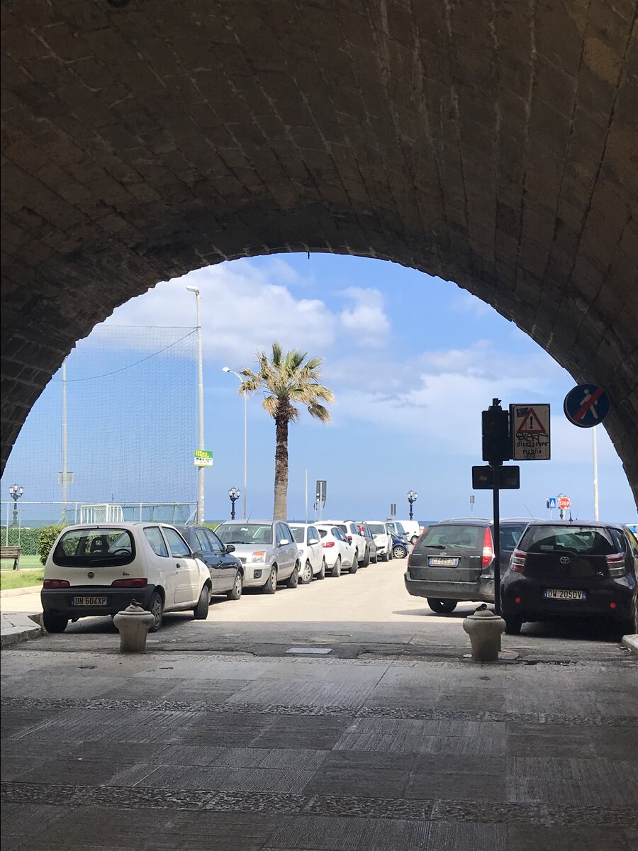 Почему я советую посетить именно юг Италии. Водить машину в Италии.