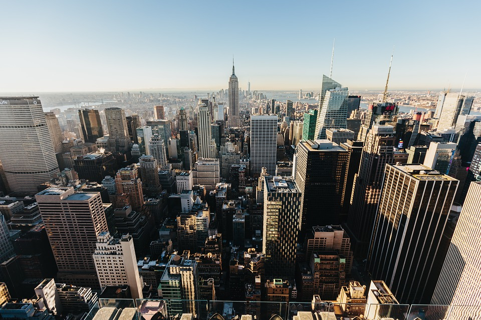 https://cdn.pixabay.com/photo/2016/11/29/06/11/architecture-1867726_960_720.jpg