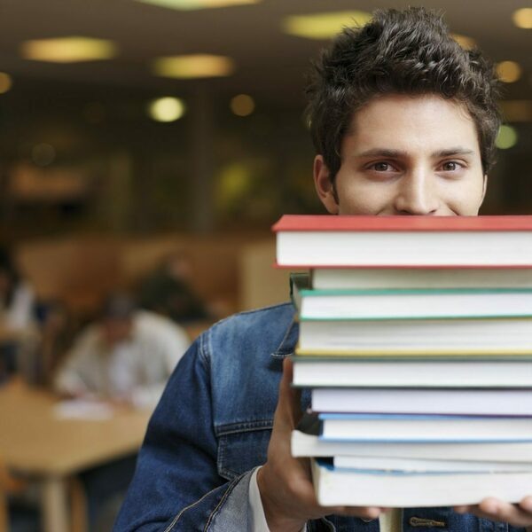 https://www.mgpu.ru/wp-content/uploads/2018/01/studenty-2.jpg