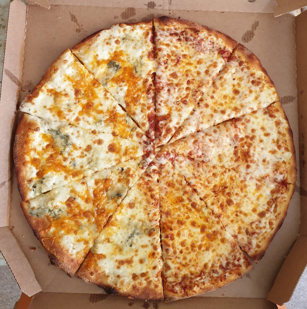 Додопицца, 4 сыра+Сырная, 35см, тонкое тесто