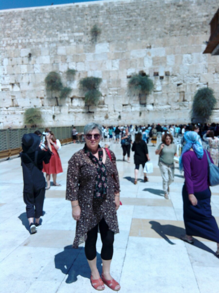 Израиль. У Стены Плача. Женская половина.