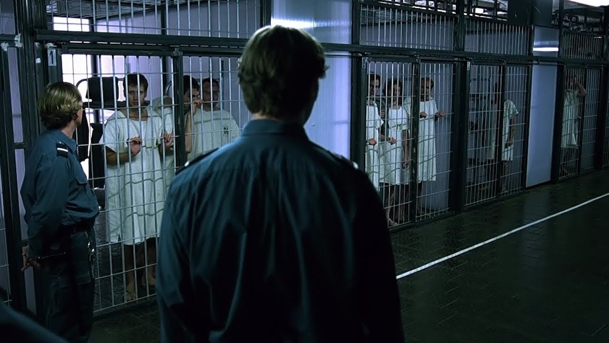 Кадр из фильма "Эксперимент"(2001)