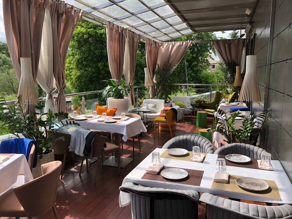 Летняя терраса ресторана "Карин" город Киров