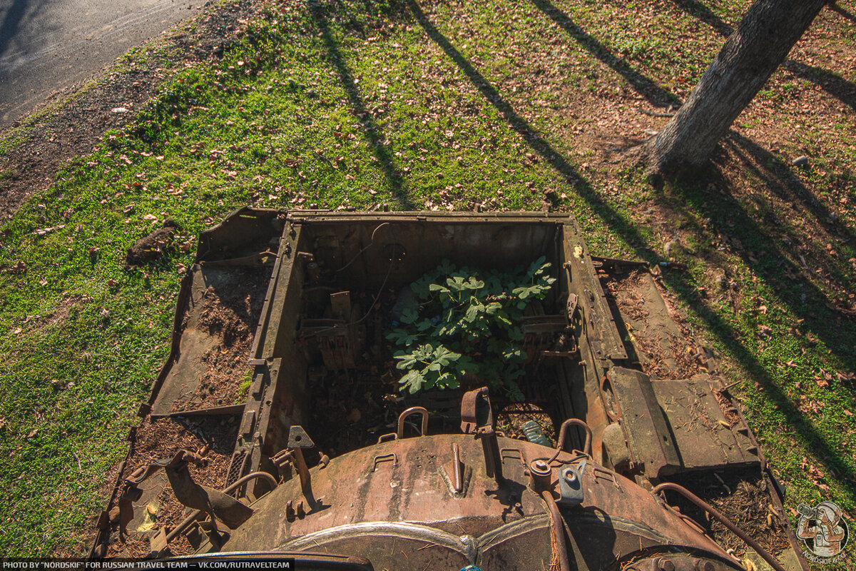 Нашли на окраине дороги заброшенный танк Т-55! Рассказываю его историю и показываю фото ☀?