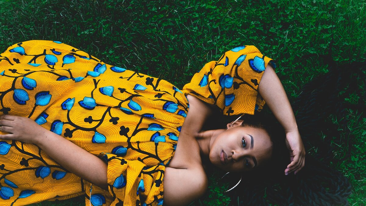 https://images.unsplash.com/photo-1513386389921-83157438c79b?ixlib=rb-1.2.1&ixid=eyJhcHBfaWQiOjEyMDd9&auto=format&fit=crop&w=1489&q=80