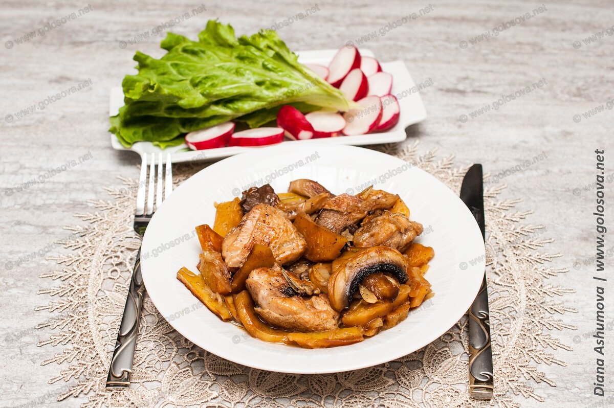 Курица с картошкой и шампиньонами в горшочке – пошаговый рецепт приготовления с фото