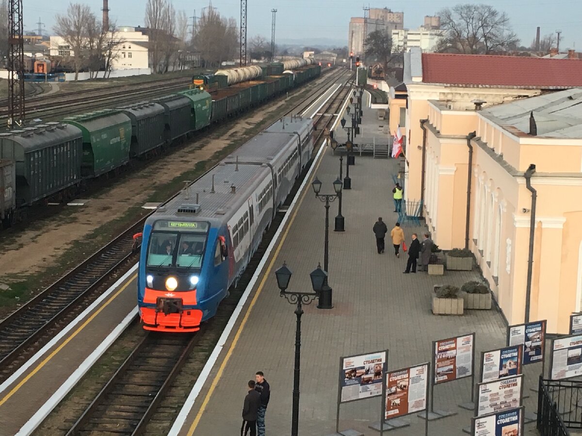 Туда анапа поезд. Белорусский вокзал МЦД платформы. Белорусский вокзал 1980 пригородные платформы. Электричка Орел Курск. Белорусский вокзал 6 платформа.