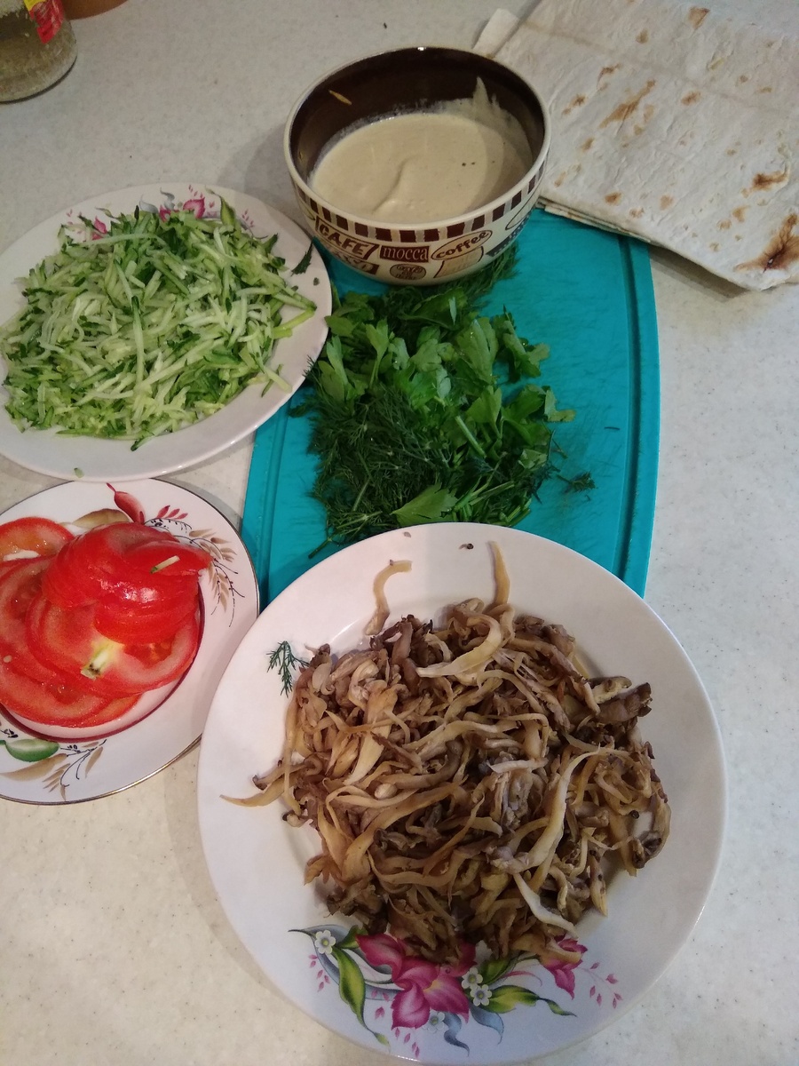 Все ингредиенты, морковка не вошла в кадр ( лежит в холодильнике)