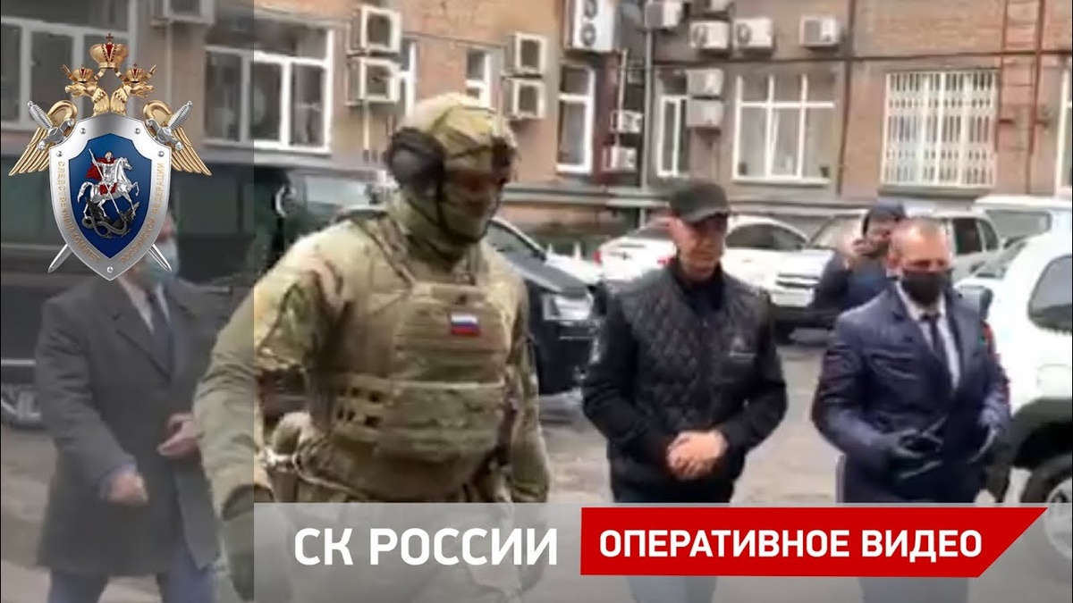 В центре Александр Быков