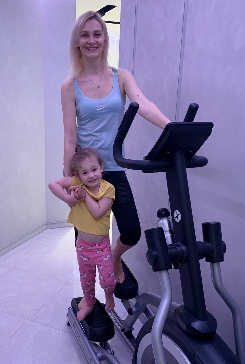 Мама, давай покатаемся на тренажёре