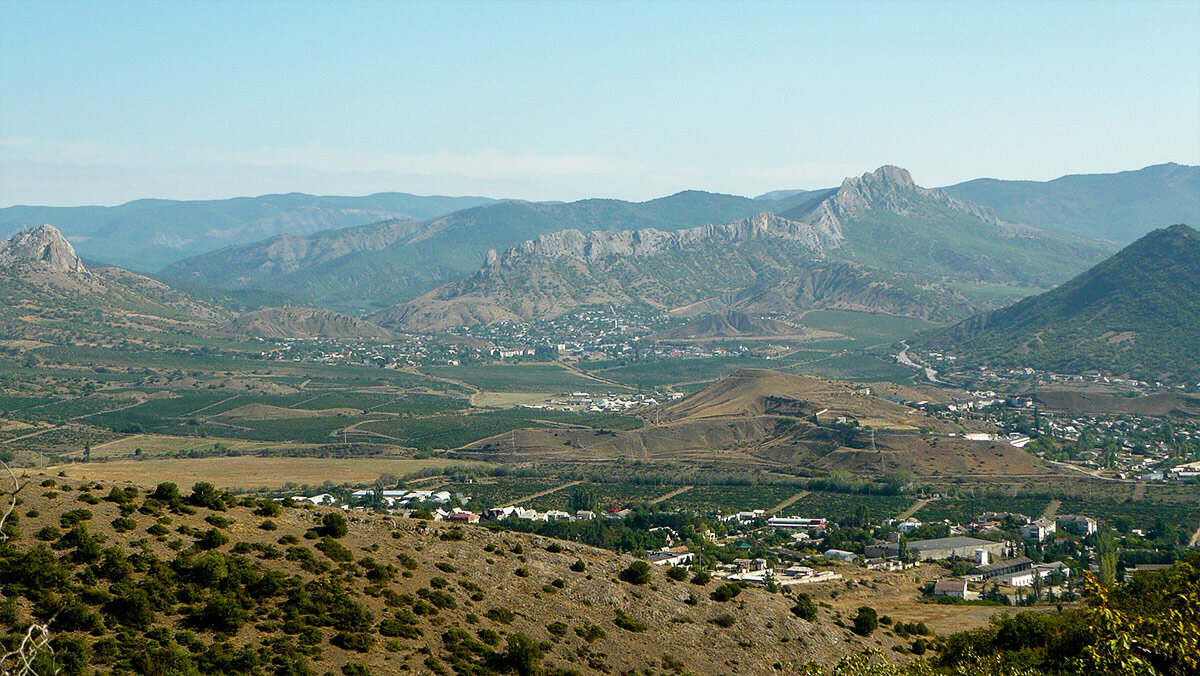 Вид на хребет Таракташ с Перчема. Вот ради таких видов и стоит идти на Перчем.