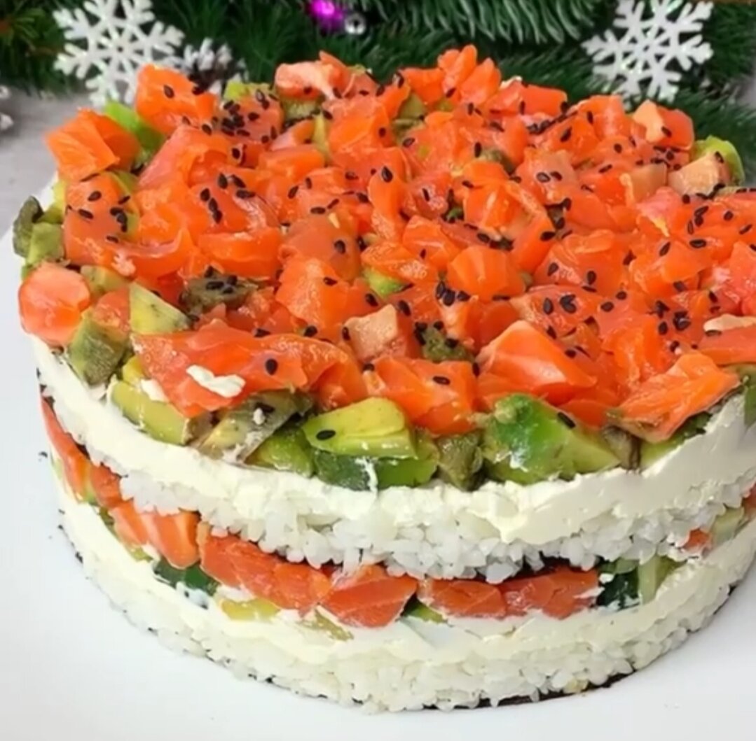 Салат суши торт с красной рыбой