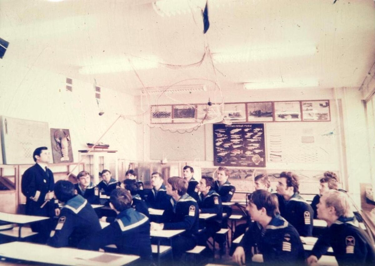 Только через полгода заметил, что у Помазана и у Лозика по 3 курсовки. Видимо фланки у наших молодых взяли :-)