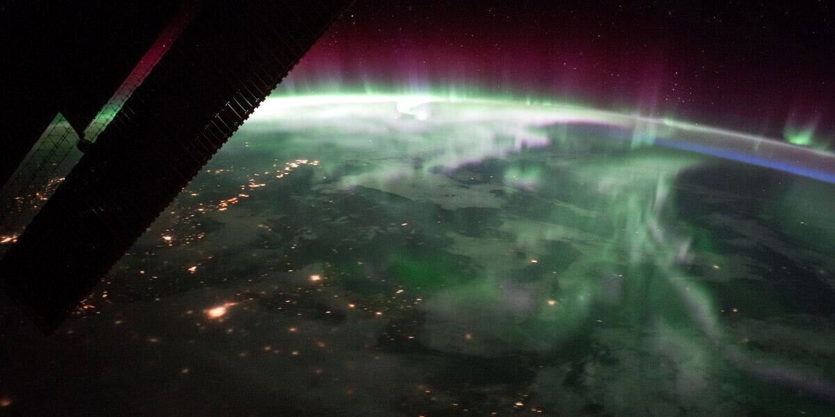 Так выглядит свечение из космоса (снимок с МКС)